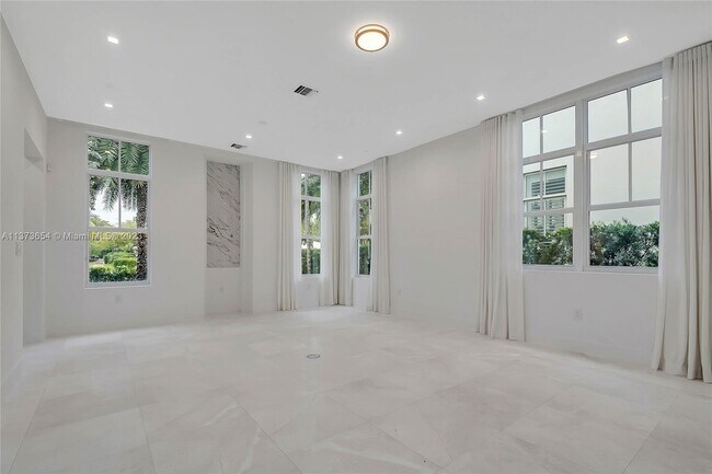 Foto del edificio - 3400 Ponce de Leon