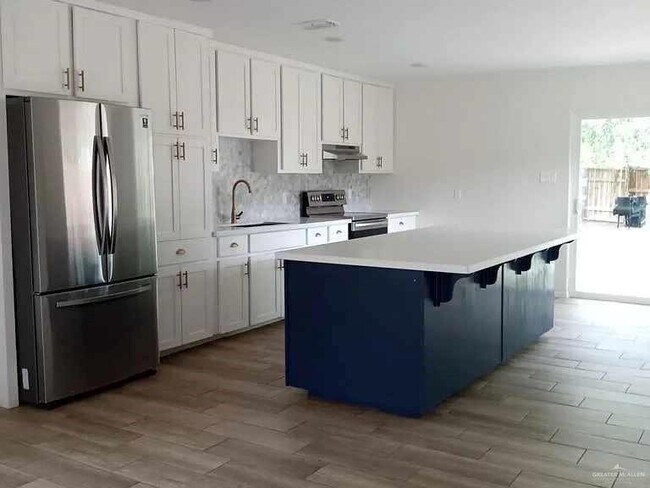 Foto del edificio - 2228 Ivy Ave