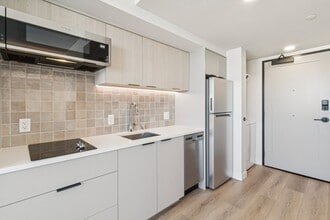 Building Photo - Celeste