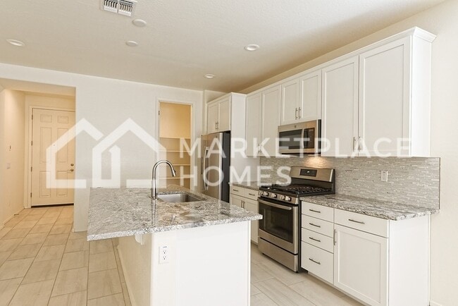 Building Photo - 17570 W Maricopa St