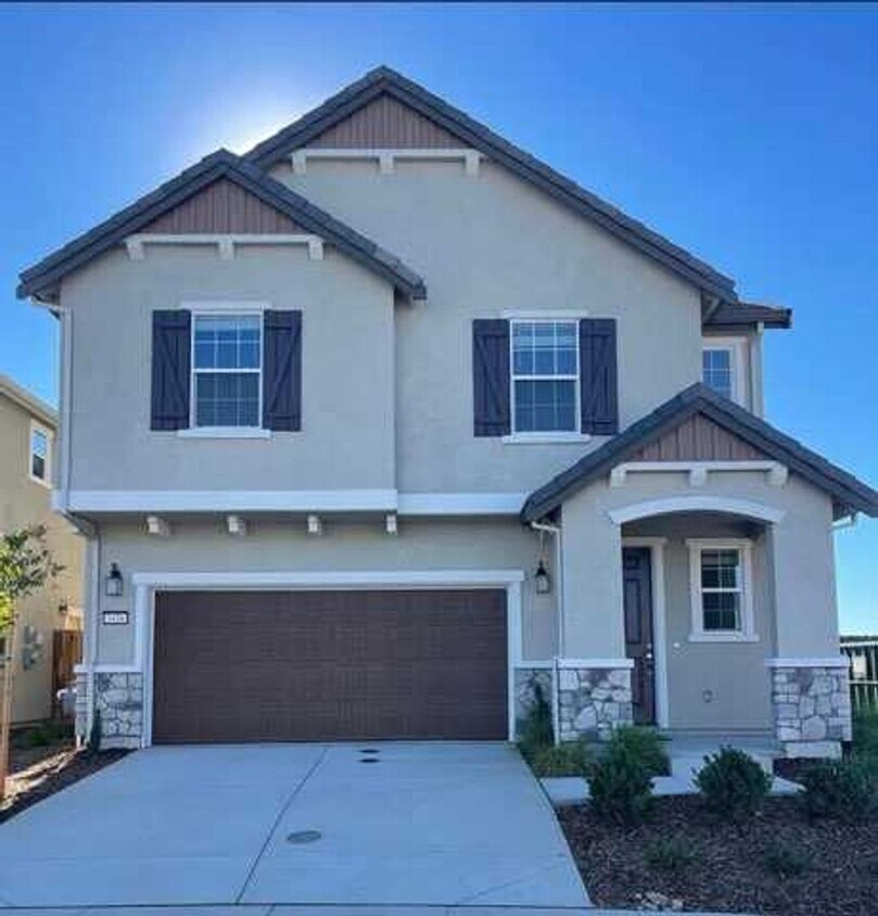 Foto principal - **COMING SOON!!** STUNNING 4-BEDROOM HOME ...