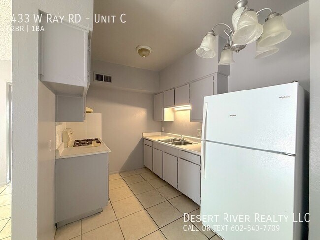 Foto del edificio - 433 W Ray Rd