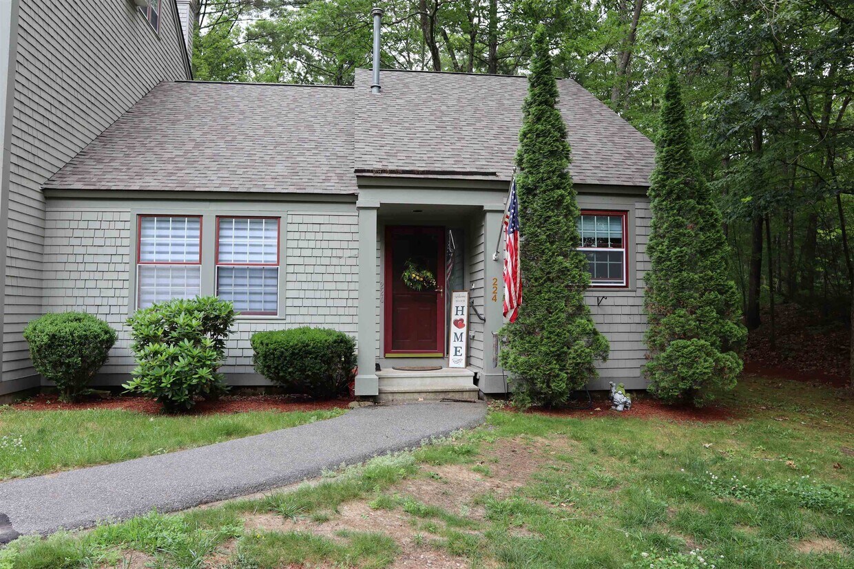 Primary Photo - 1465 Hooksett Rd