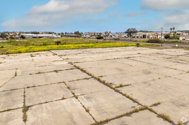 Building Photo - Paloma