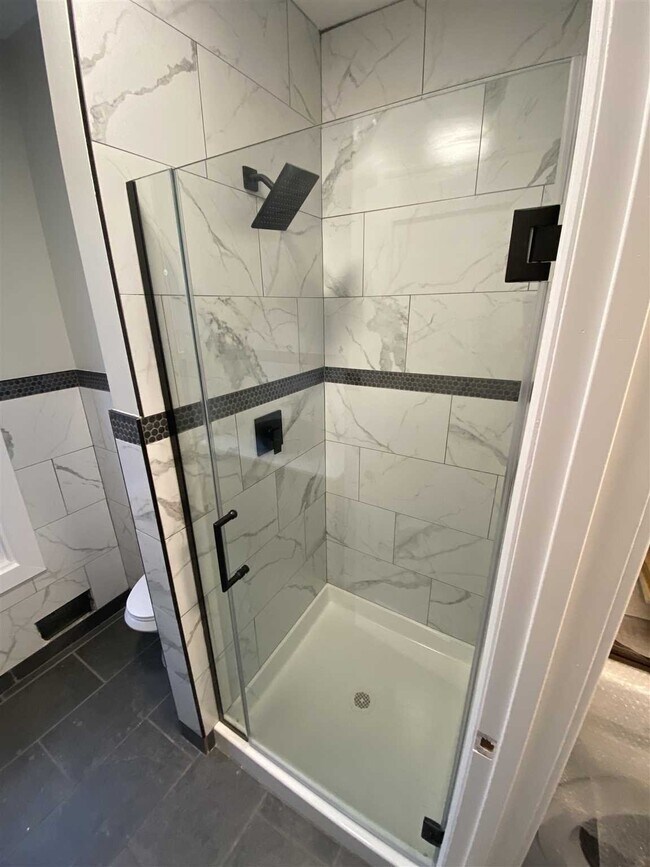 Foto del edificio - 56 Worrall Ave