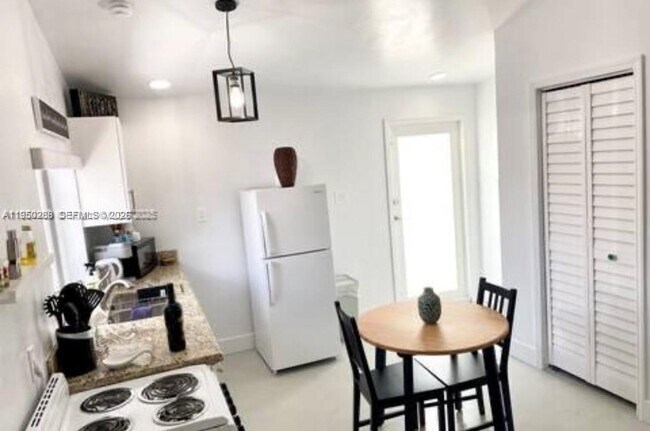 Foto del edificio - 14036 NW 3rd Ave