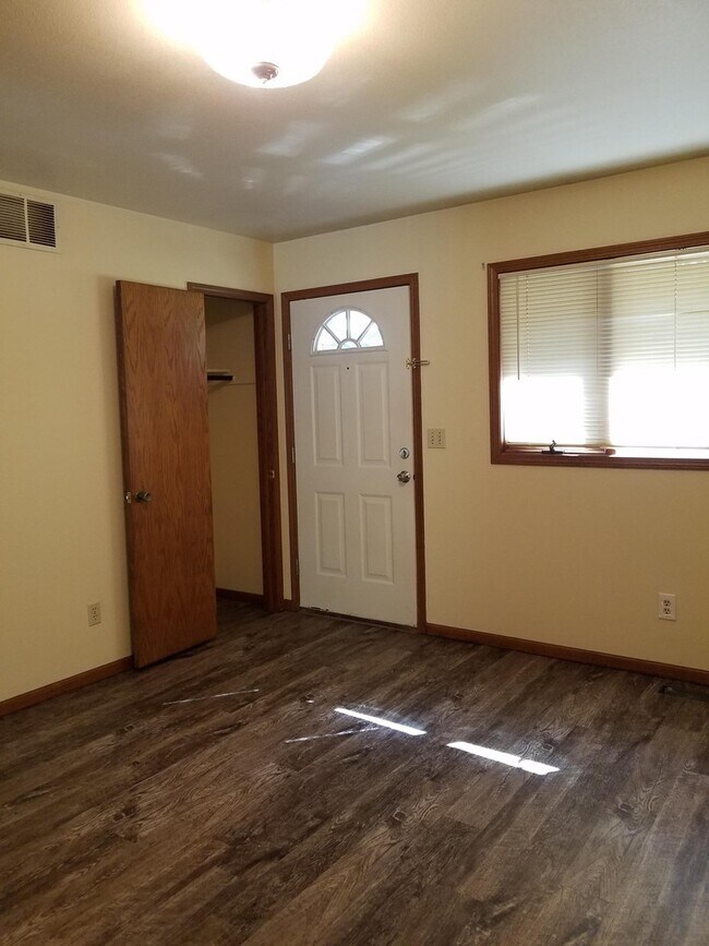 Foto del edificio - 417 E Jefferson St