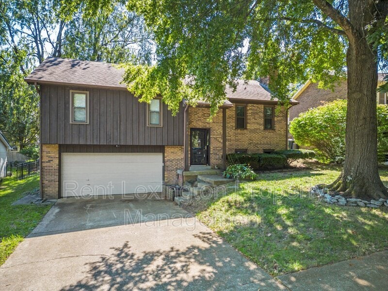 Primary Photo - 4484 Shady Springs Ct