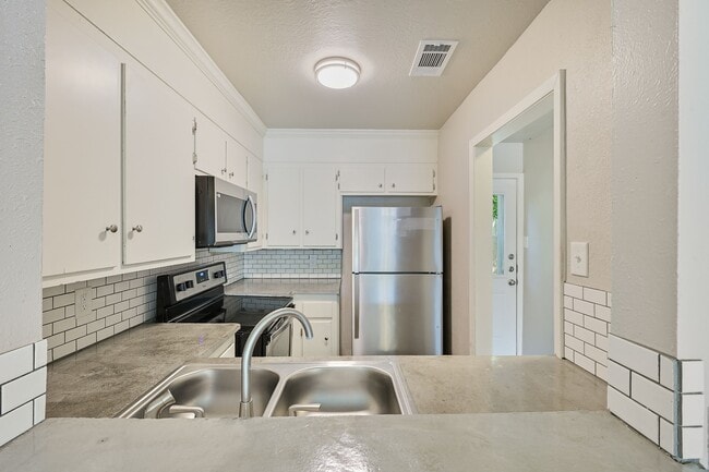 Building Photo - 3345 Lodgepole Cir