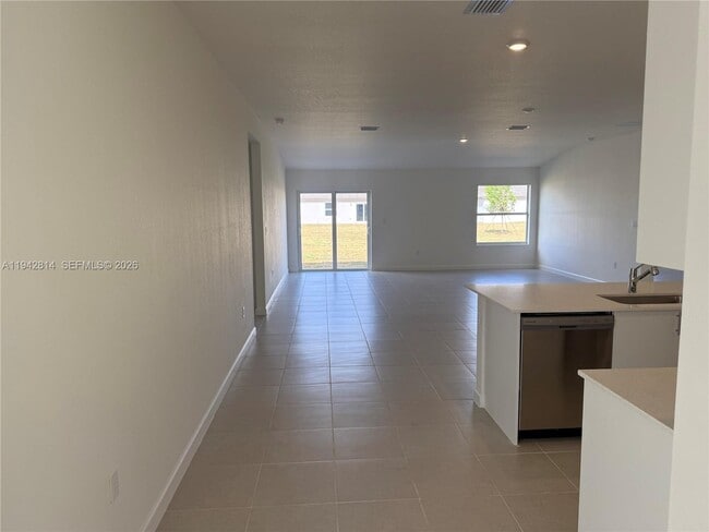 Building Photo - 17341 286 St