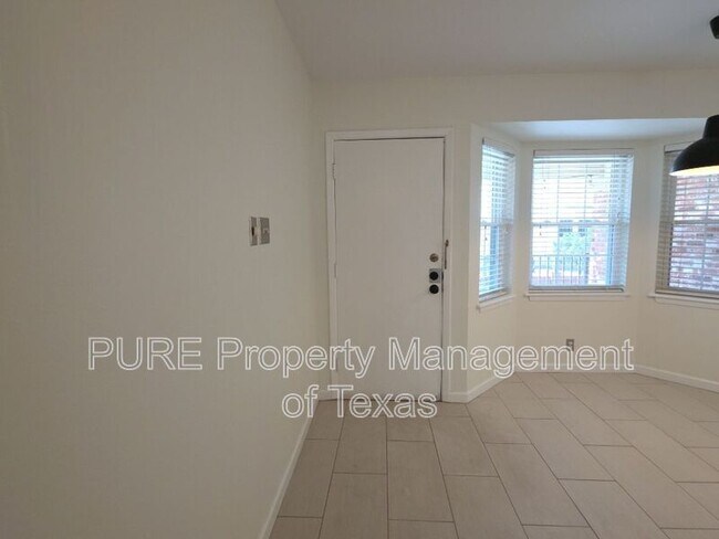 Building Photo - 7920 Rockwood Ln