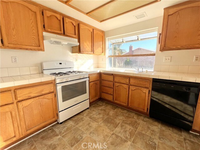 Foto del edificio - 34759 Lockwood Dr