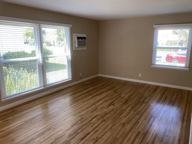 Living Room - 11960 W Magnolia Blvd