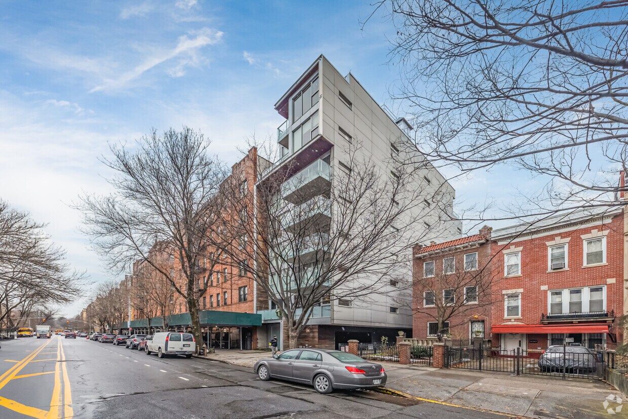 Primary Photo - 185 Ocean Ave