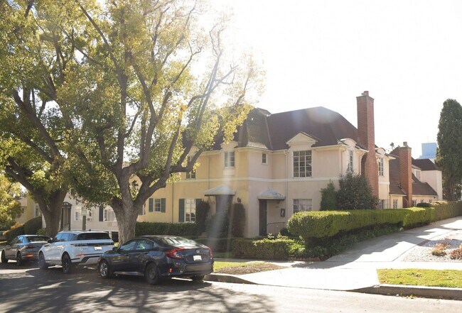 Building Photo - 645-649 Midvale Ave.