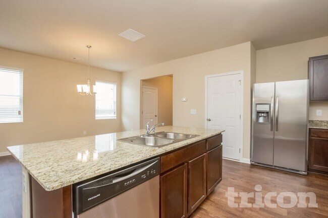 Building Photo - 114 Hayes Park Dr