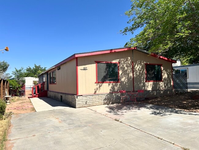 Foto del edificio - 917 Castle Rock St