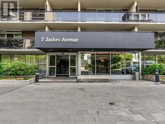 Building Photo - 7-1817 Jackes Ave