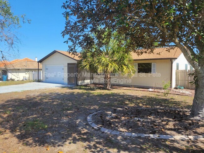 Building Photo - 12387 Seagate St