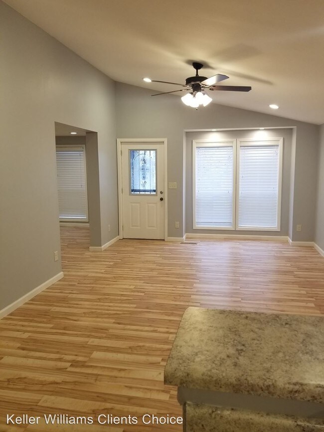 Building Photo - 309 Comanche Village Dr