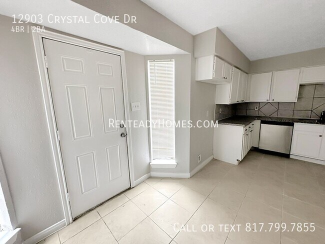 Building Photo - 12903 Crystal Cove Dr