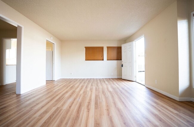 Building Photo - 1814 B St