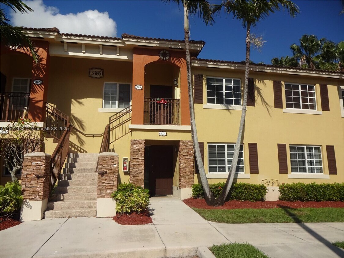 Foto principal - 3385 NE 10th St