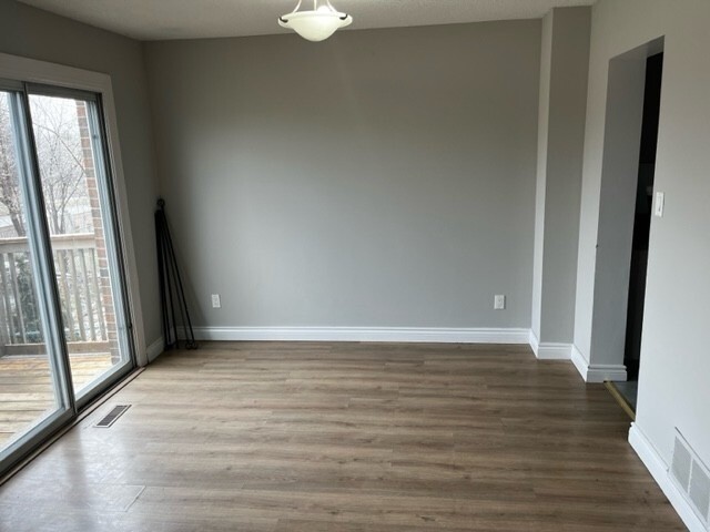Building Photo - 4160 Beacon Ln