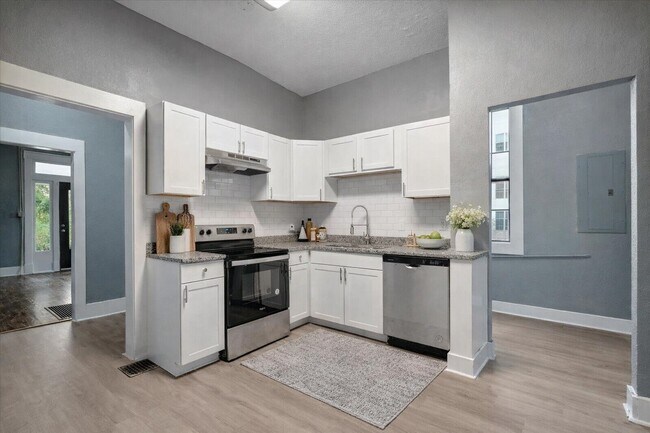 Foto del edificio - 156 N Tucker St