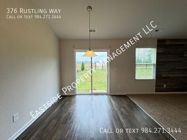 Foto del edificio - 376 Rustling Way