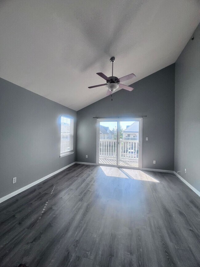 Foto del edificio - Updated 2-Bed/2-Bath Condo in Desirable Br...
