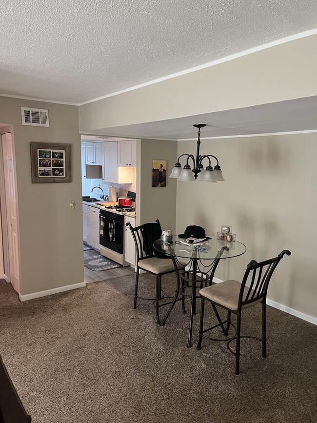 separate dining area - 1314 Forest Green Dr