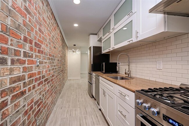 Building Photo - 1747 Wroxton Ct