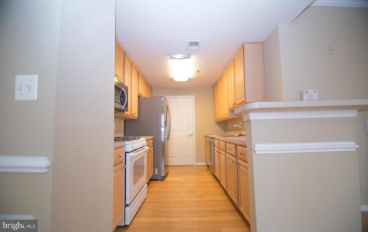 Primary Photo - 7751 Milford Haven Dr