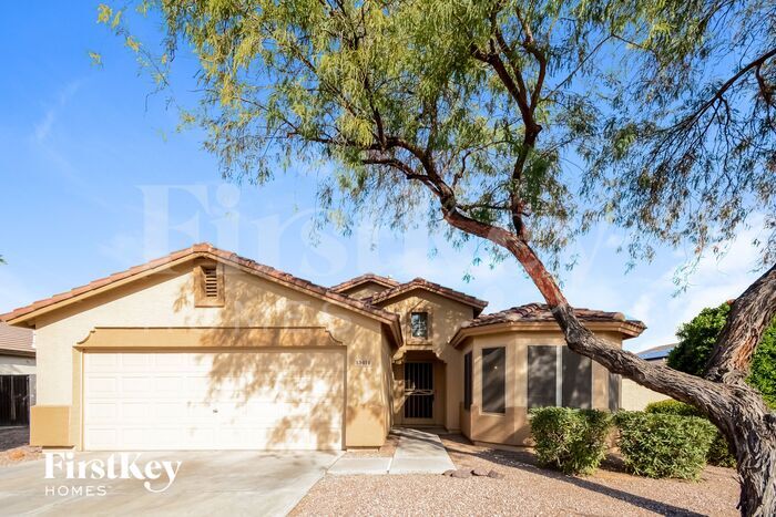Foto principal - 13414 W Port Royale Ln