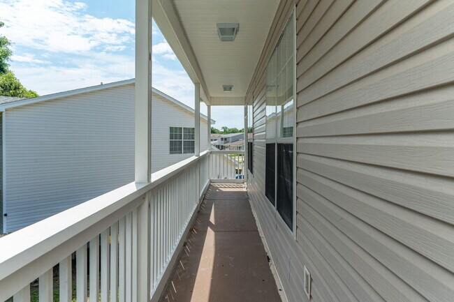 Building Photo - 17 Chatelaine Cir SE