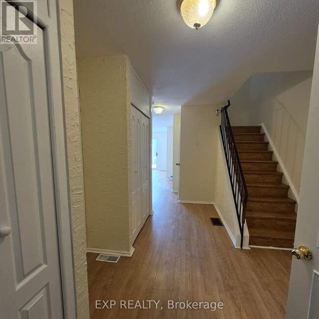 Building Photo - 8A Arnold Dr