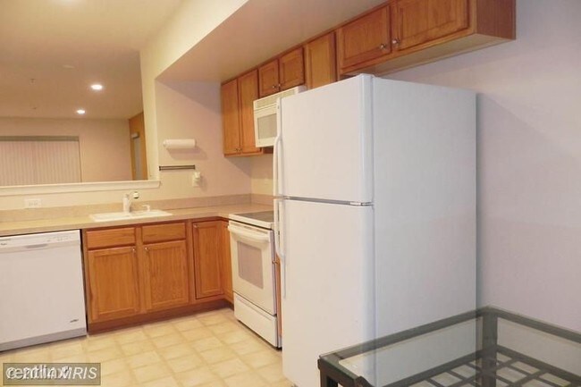 Building Photo - 12975 Pinnacle Dr