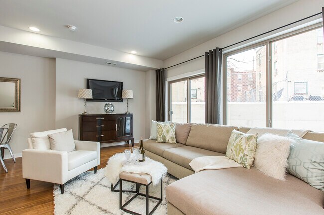 Foto del edificio - 1608 Ridge Ave