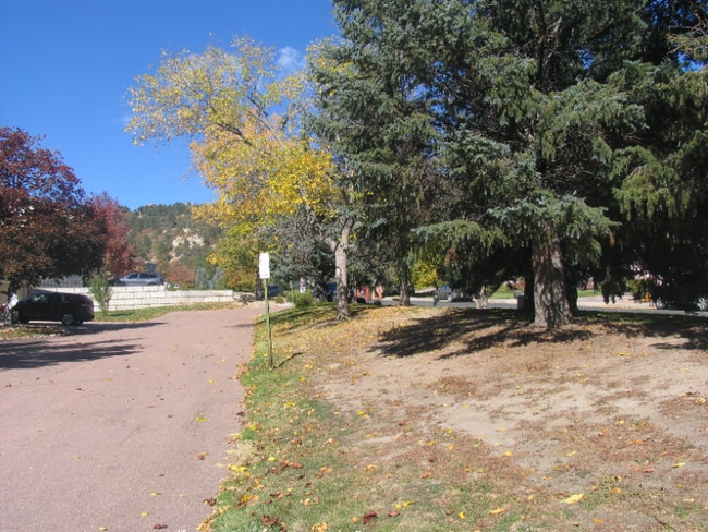 Foto del edificio - 2228 Palm Dr