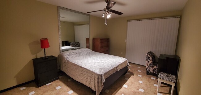 Foto del edificio - 1645 West Baseline Road, Unit 1067