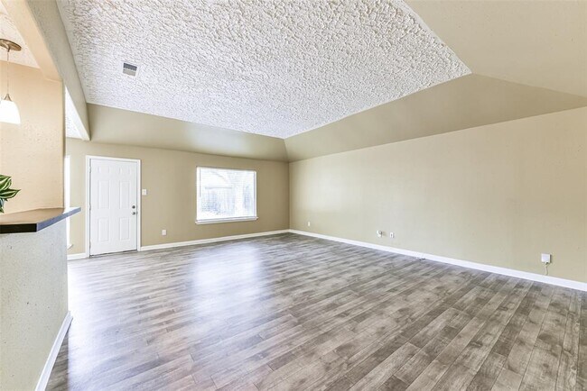 Building Photo - 16735 Maplemont Dr