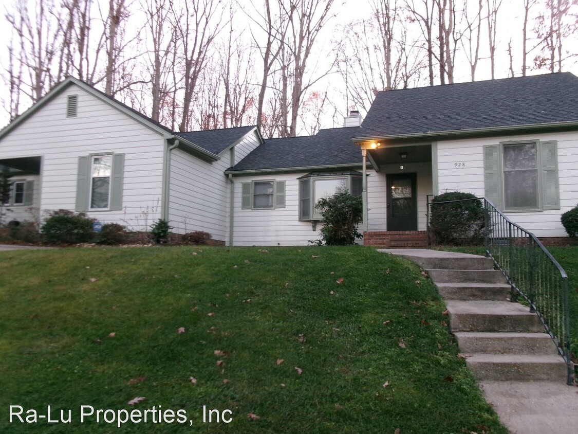 Primary Photo - 2 br, 2 bath House - 928 Chatfield Dr - Ch...