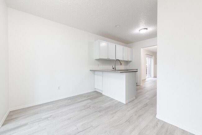 Building Photo - 3528 NE 148th Ave