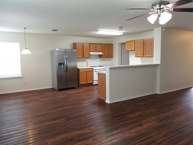 Building Photo - 891 Goldenrod St