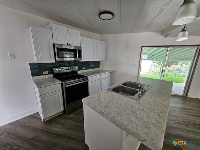 Building Photo - 1203 Karen Dr