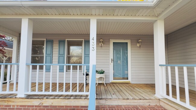 Building Photo - Adorable Three Bedroom Home in Lugoff SC