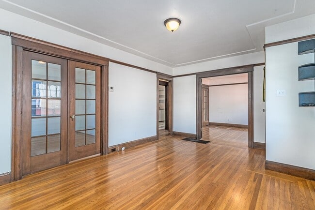 Photo - CLINTON AVE 2134-2138 Apartment