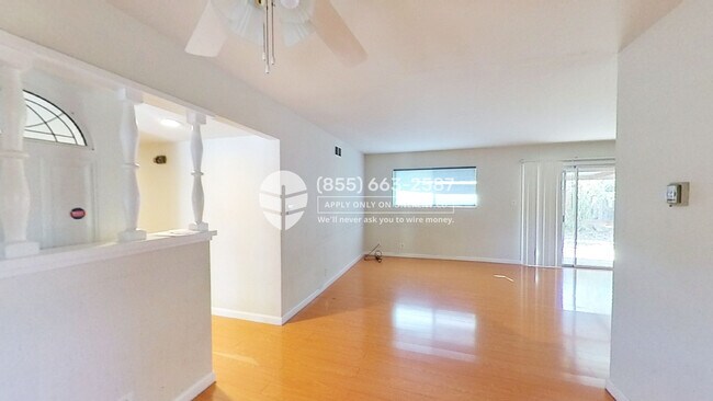 Foto del edificio - 913 Lorne Way