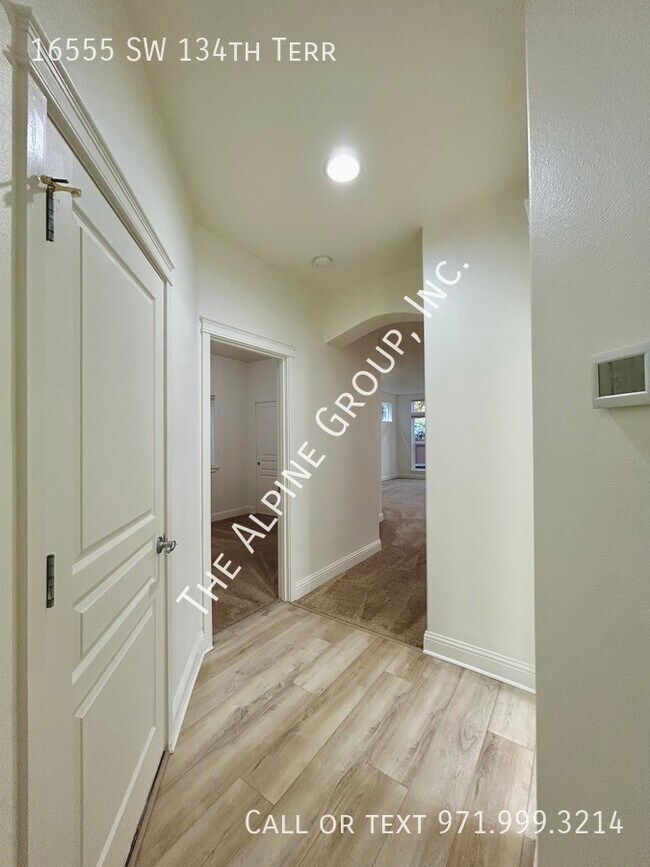 Foto del edificio - Spacious Home in Tigard!